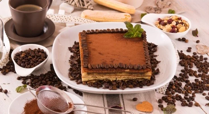 Tiramisu Cake