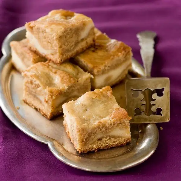 Blondie Cake Recipe - CakeRe