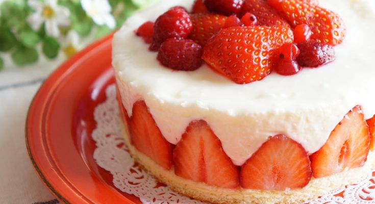 What-Frosting-Goes-With-Strawberry-Cake