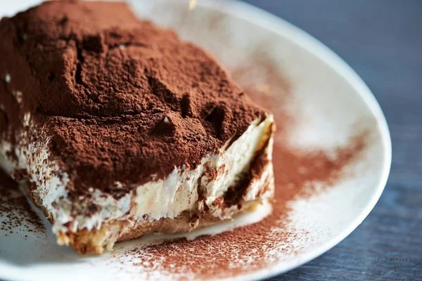 Tiramisu Cake