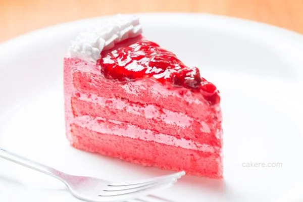 Strawberry Crunch Cake