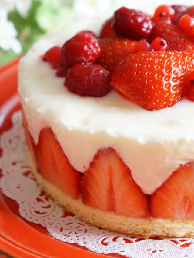 10 Interesting Facts About Strawberry Cake CakeRe